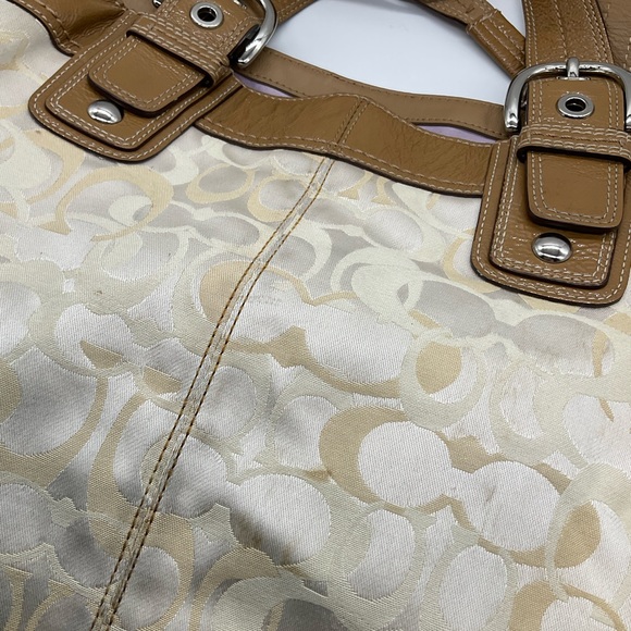 EXTRA LARGE COACH PLEATED SHOULDER BAG - Picture 7 of 10